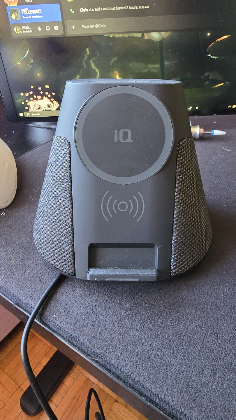 iQ Speaker and Wireless Charger - Black