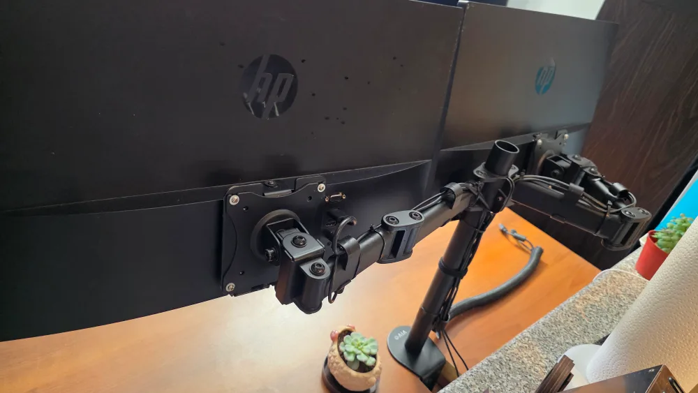 HP Monitor with Dual Monitor Stand and Table image indicator(4)