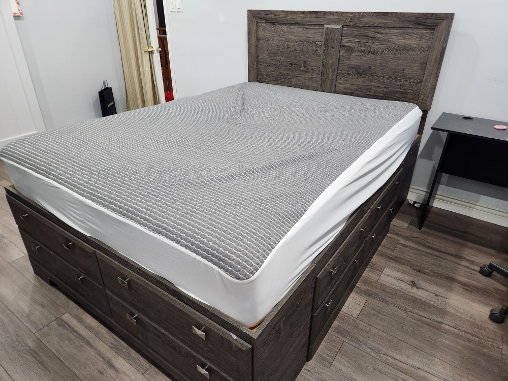 Queen Size Bed Frame & Mattress