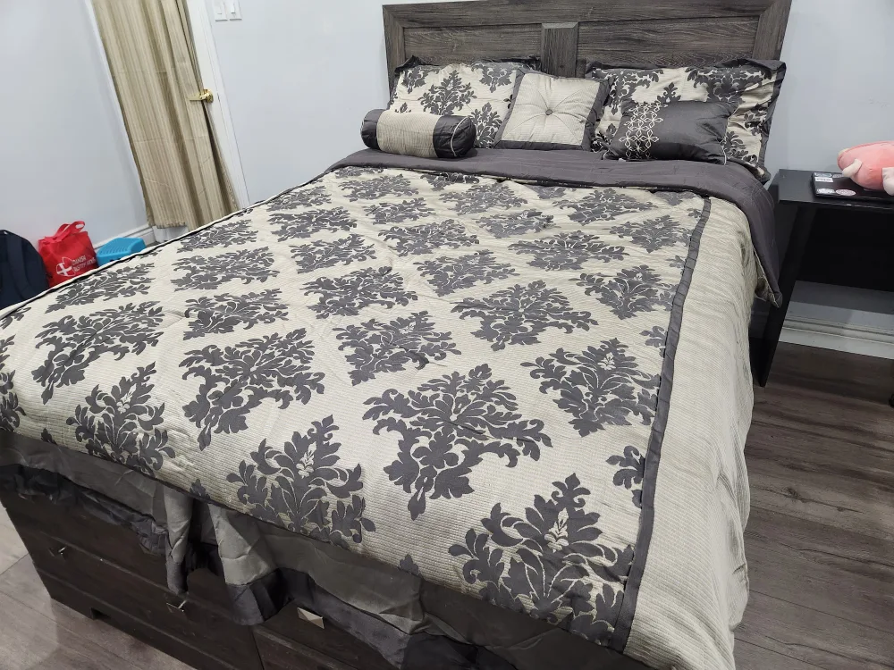 Queen Size Bed Frame & Mattress image indicator(2)