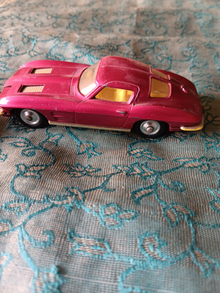 Corgi Toys Chevrolet Corvette Sting Ray - photo 2