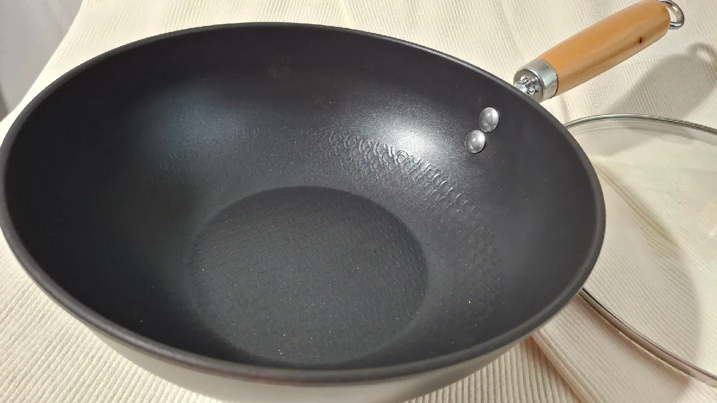 10" Wok with Lid - Black image indicator(2)