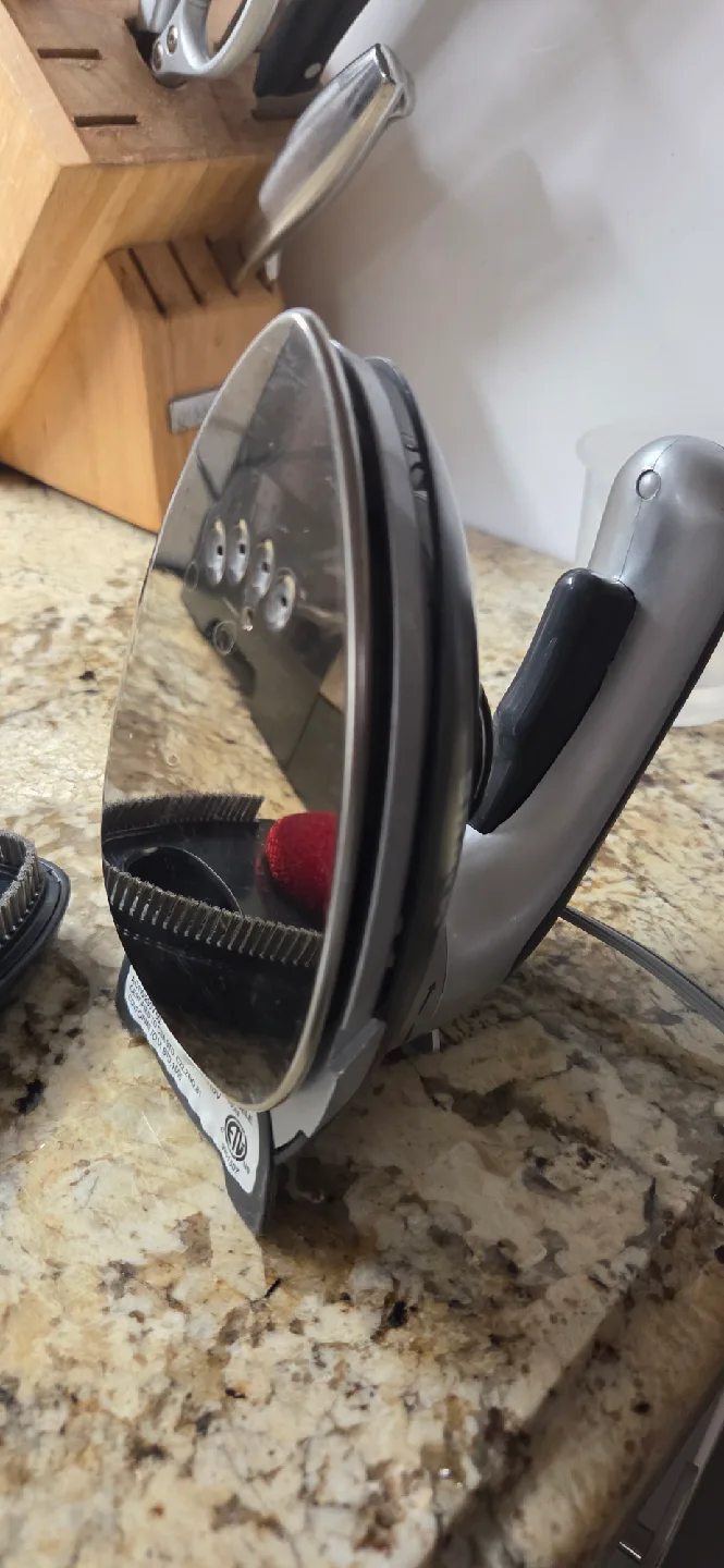 Shark Electric Flatiron with Base image indicator(4)