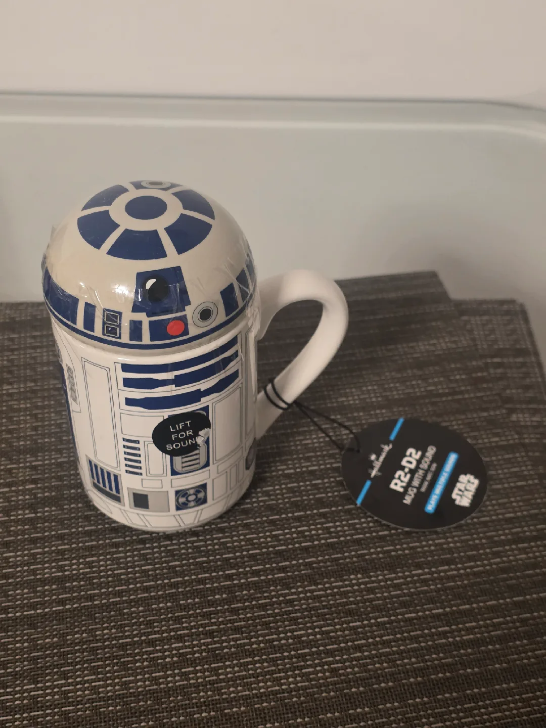 Hallmark Star Wars R2-D2 Mug with Sound - New image indicator(3)