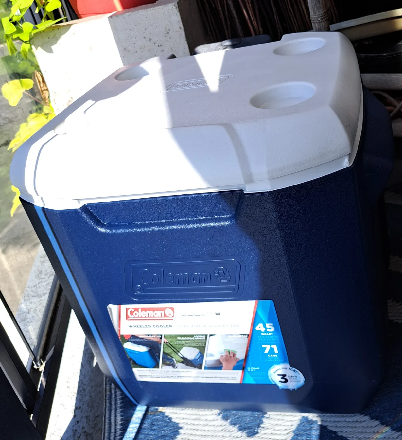 Coleman 45 Quart Wheeled Cooler image indicator(5)