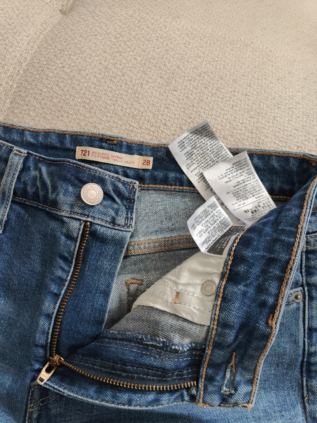 Levi's 721 High Rise Skinny Jeans - Size 28 - photo 4