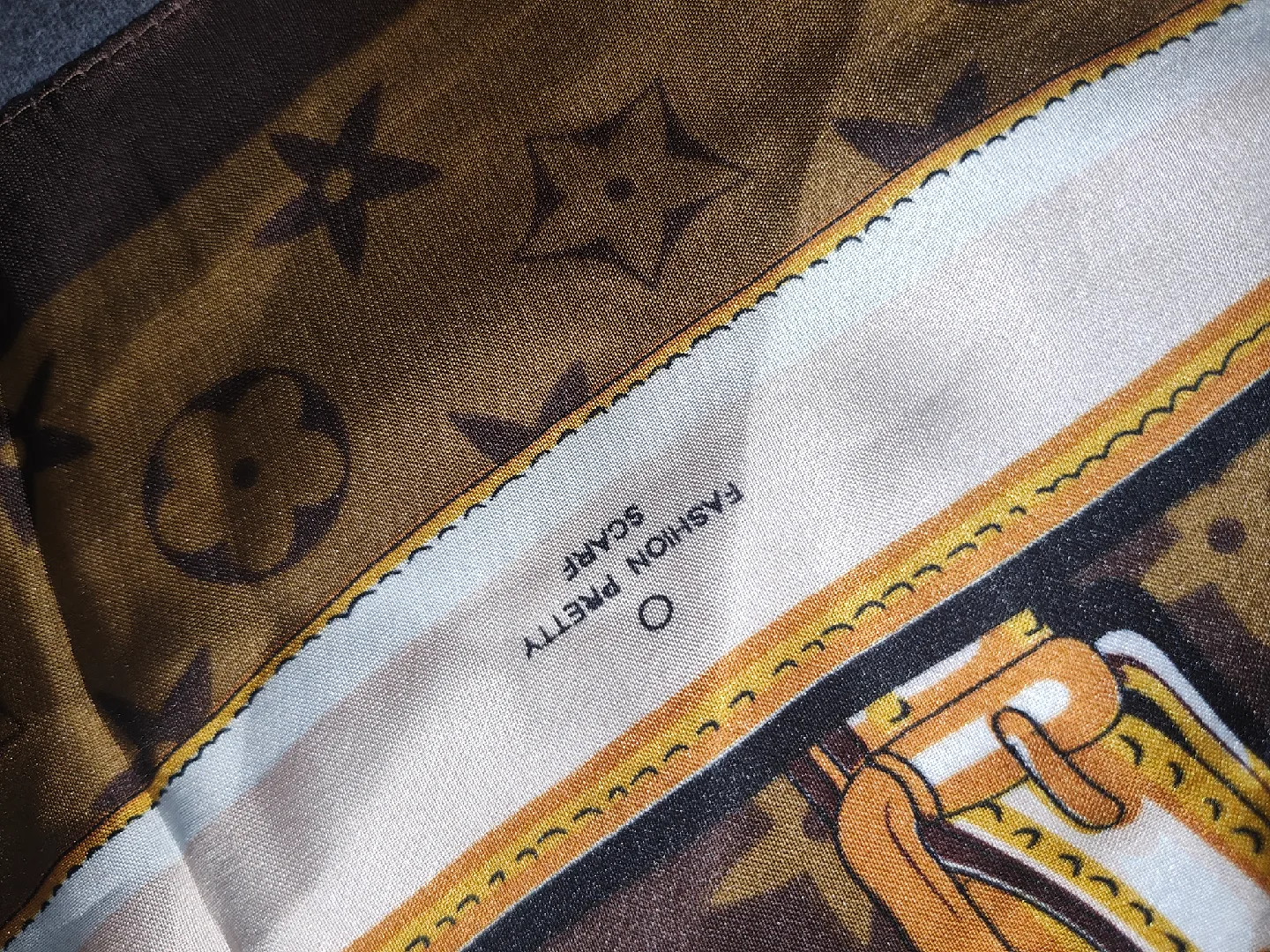 Beautiful designed scraf 💯 Silk image indicator(8)