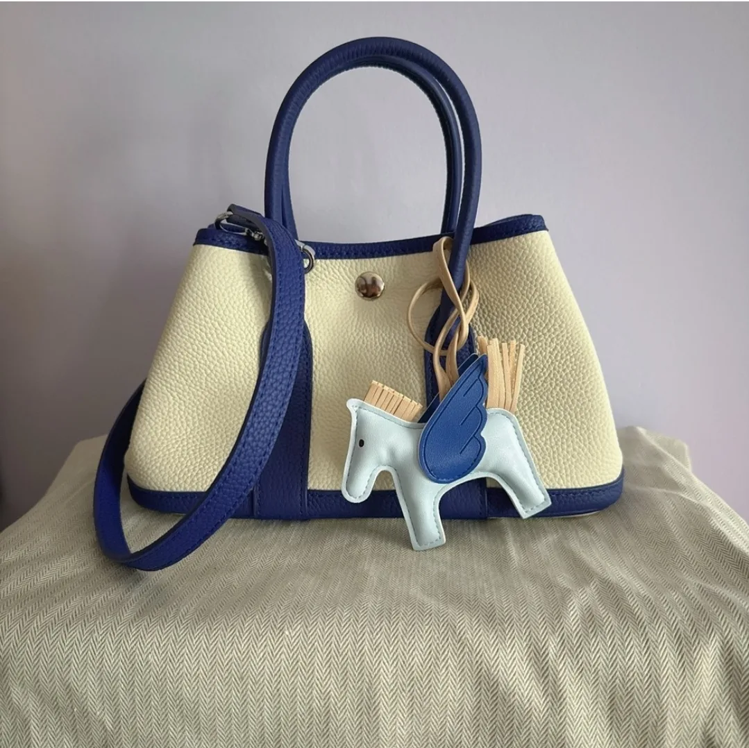 ❤️ Stylish Real Leather Hand/Crossbody Bag image indicator(3)