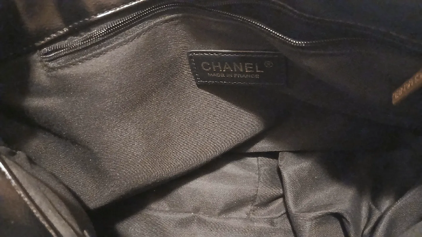 Chanel bag and Louis Vuitton scarf and touque  AUTHENTIC image indicator(4)