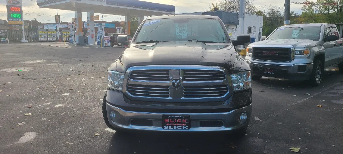2018 RAM 1500 SLT image indicator(2)
