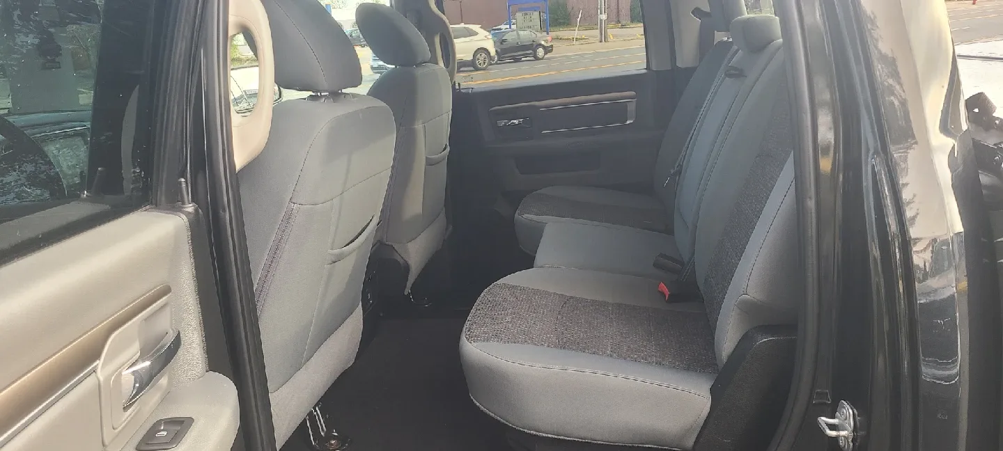 2018 RAM 1500 SLT image indicator(5)