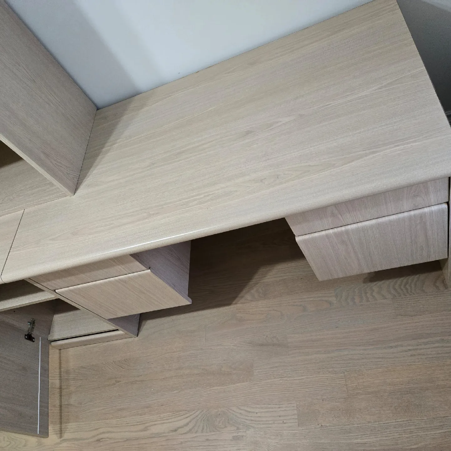 Light Wood Desk with Drawers and Bookshelf image indicator(3)