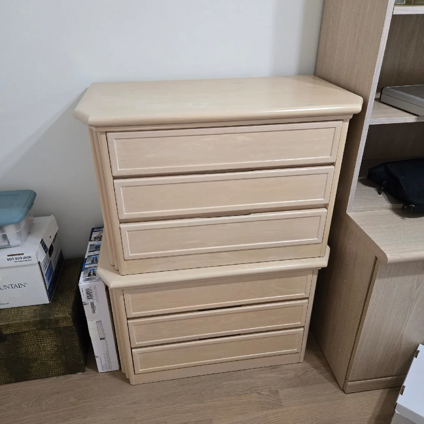 Light Wood Desk with Drawers and Bookshelf image indicator(7)