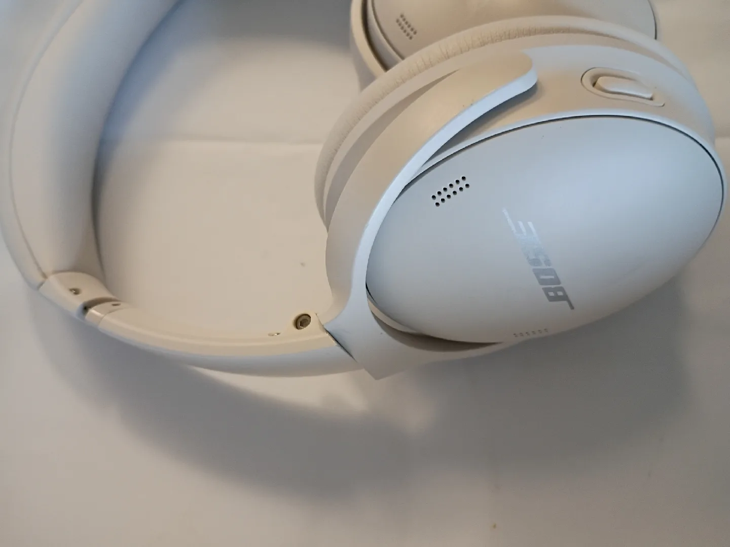 Bose QuietComfort 45 Wireless Headphones - White image indicator(8)
