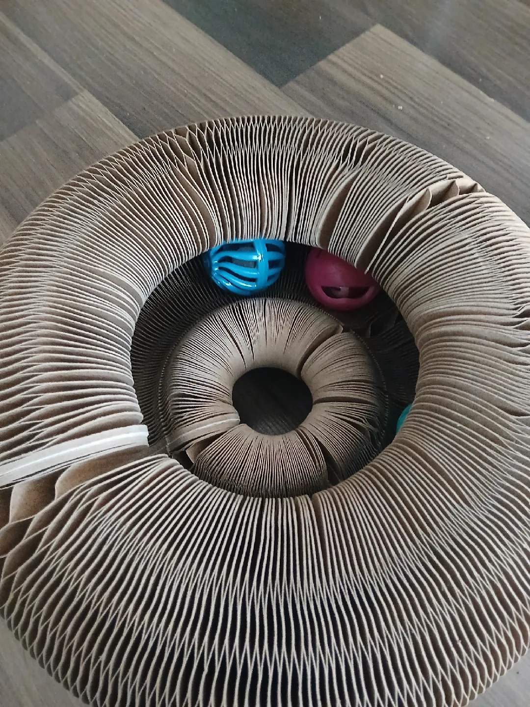 Cat Scratcher Lounge Bed with Ball image indicator(2)