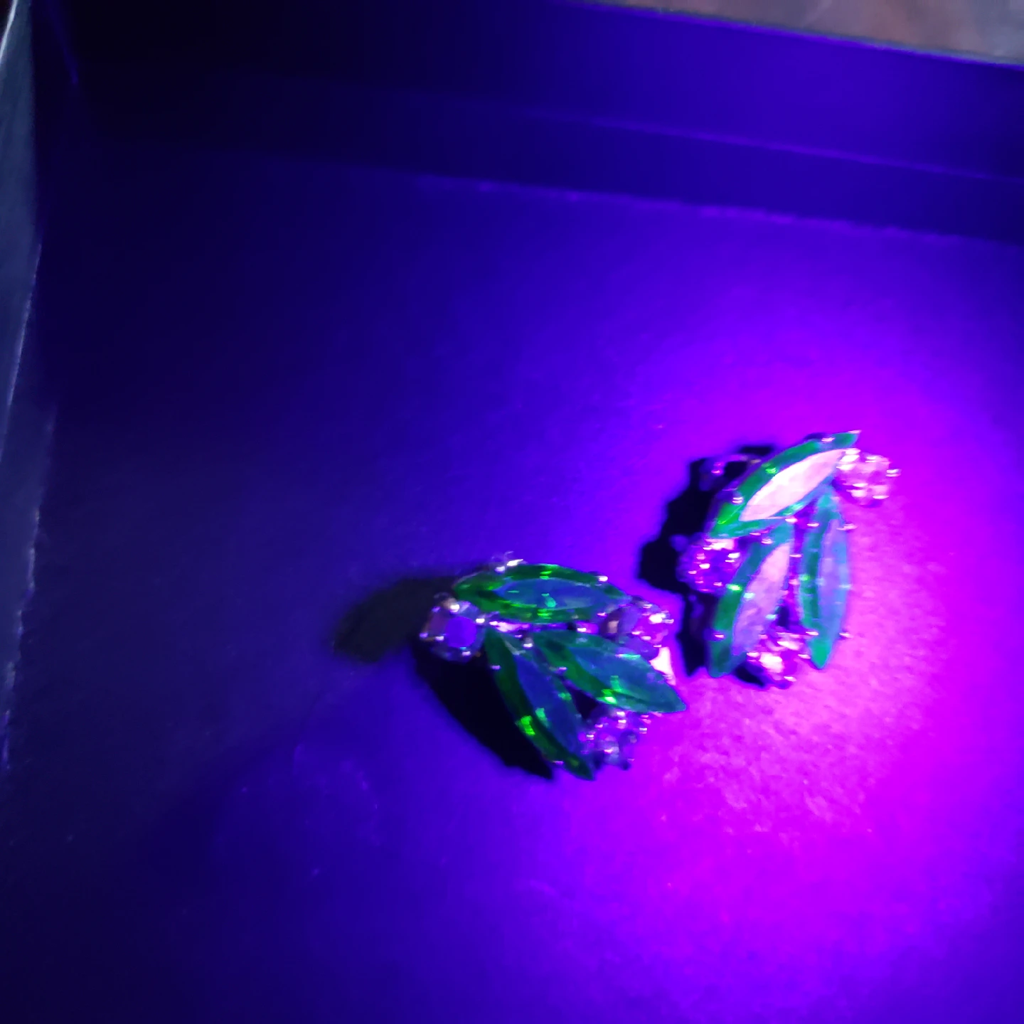 Vintage Green Rhinestone Clip On Earrings - photo 4