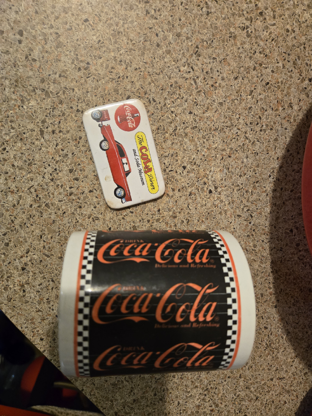 Coca-Cola Collectible Bowls, Mug, Lunchbox & magnet - photo 2