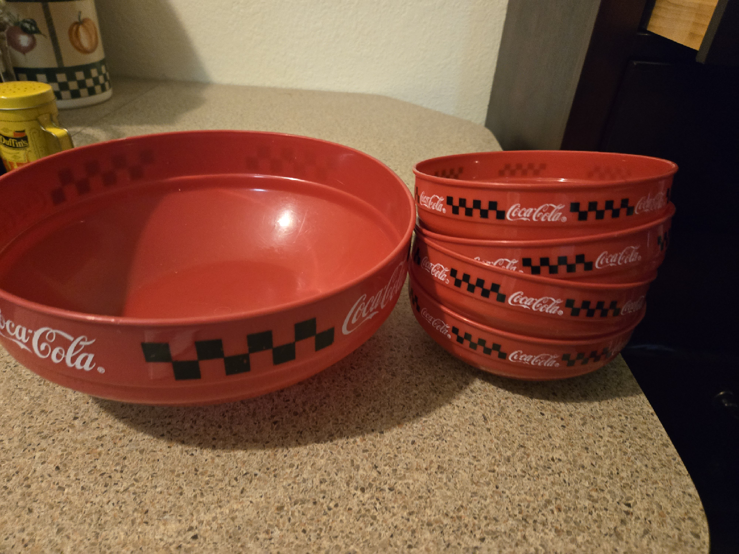 Coca-Cola Collectible Bowls, Mug, Lunchbox & magnet - photo 3