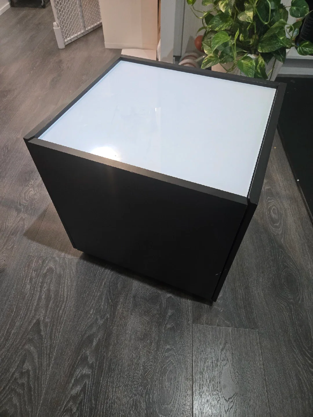 Black & White Bedside Table image indicator(2)