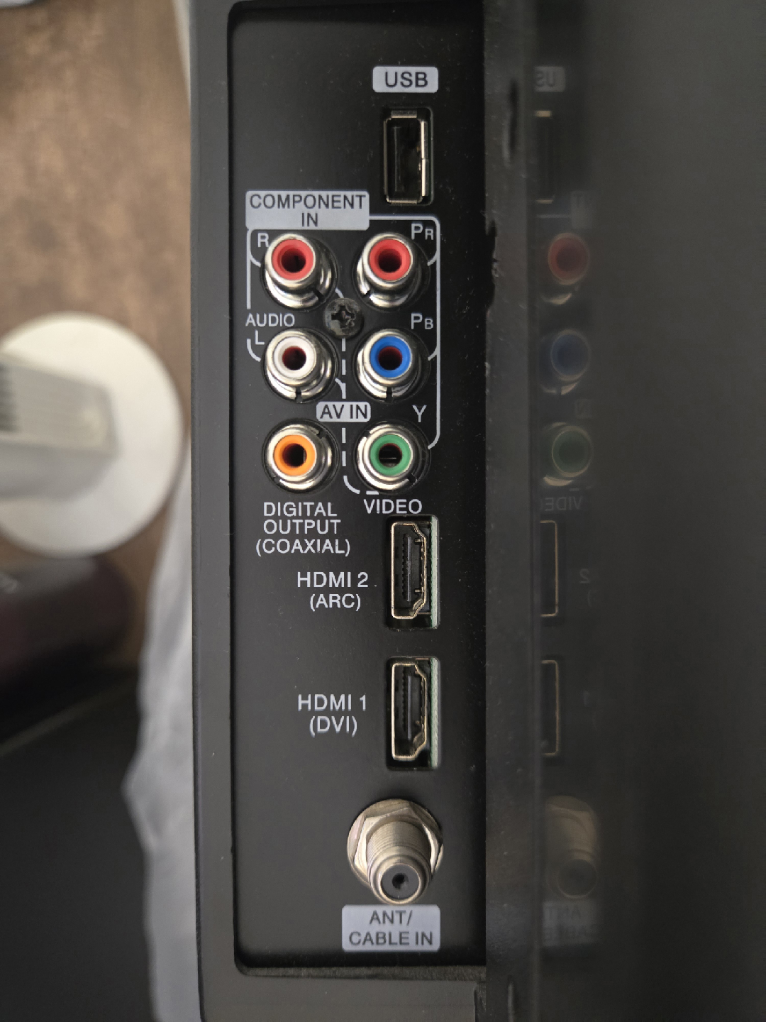 Insignia 29" LCD TV - Model NS-29L120A13 - photo 3