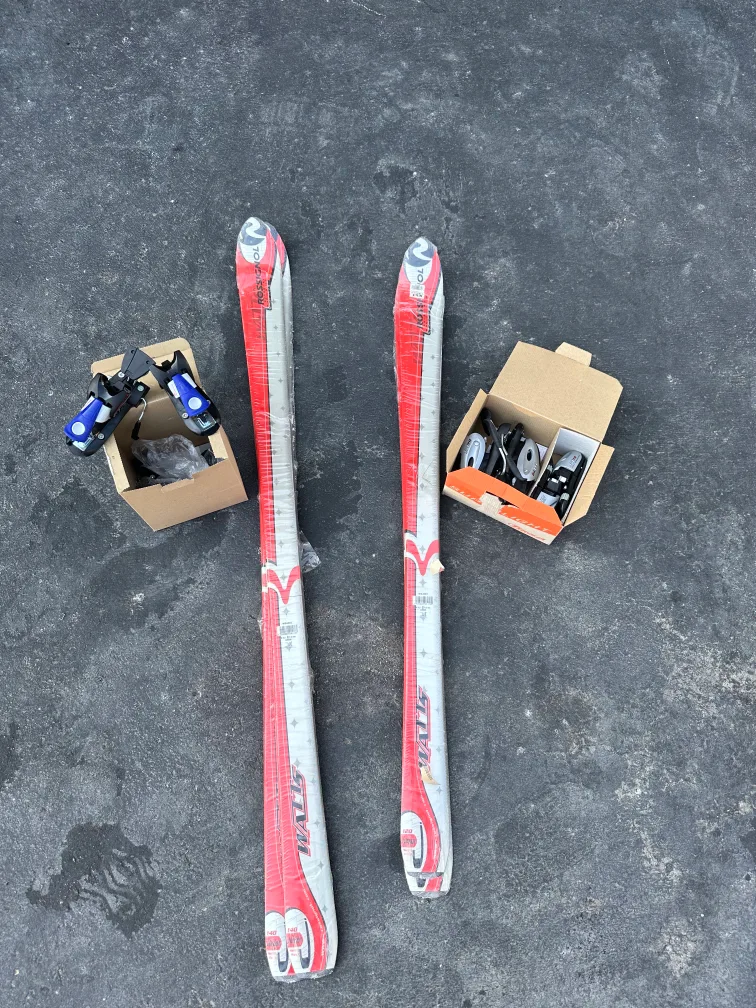 Rossignol WALTZ 140cm Skis with Bindings image indicator(2)