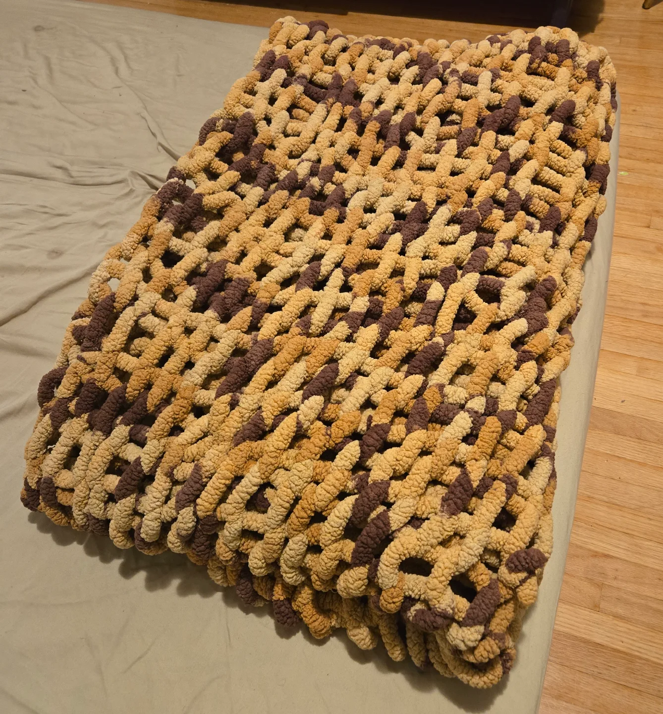 Queen Chunky Knit Throw Blanket - Brown & Beige