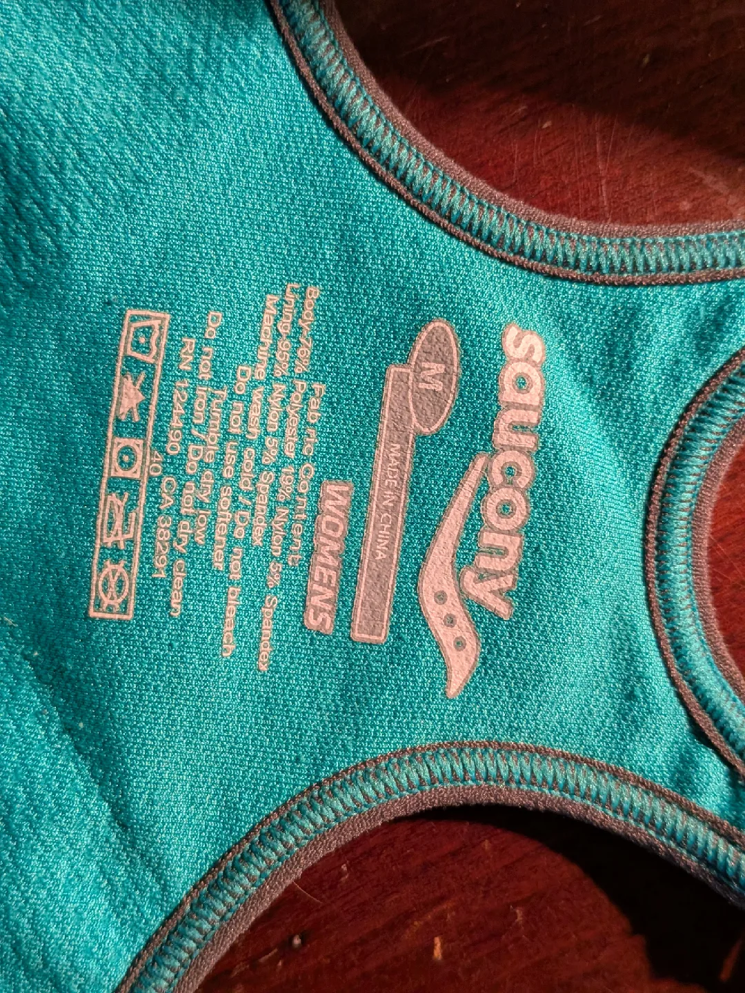 Saucony Sports Bra - Size M image indicator(3)