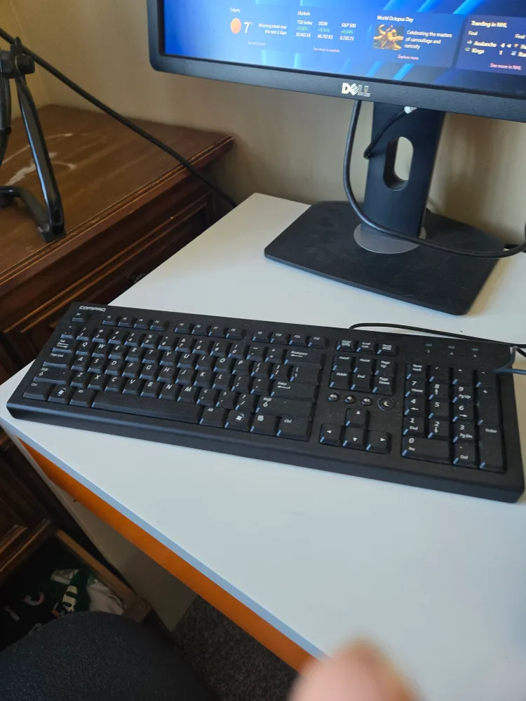 Hp desktop computer and desktop and chair image indicator(5)