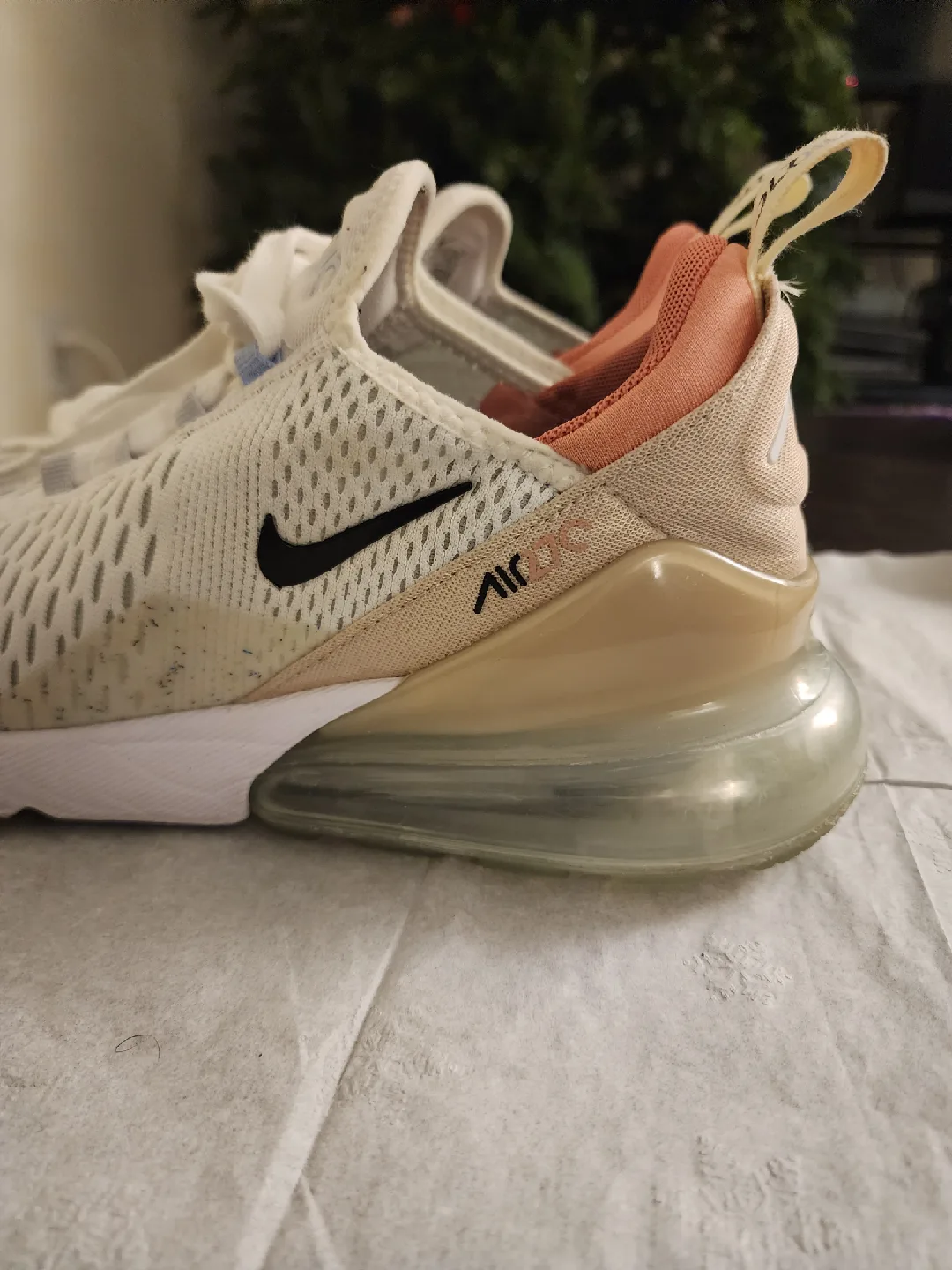 Nike Air Max 270 - US 9 image indicator(2)