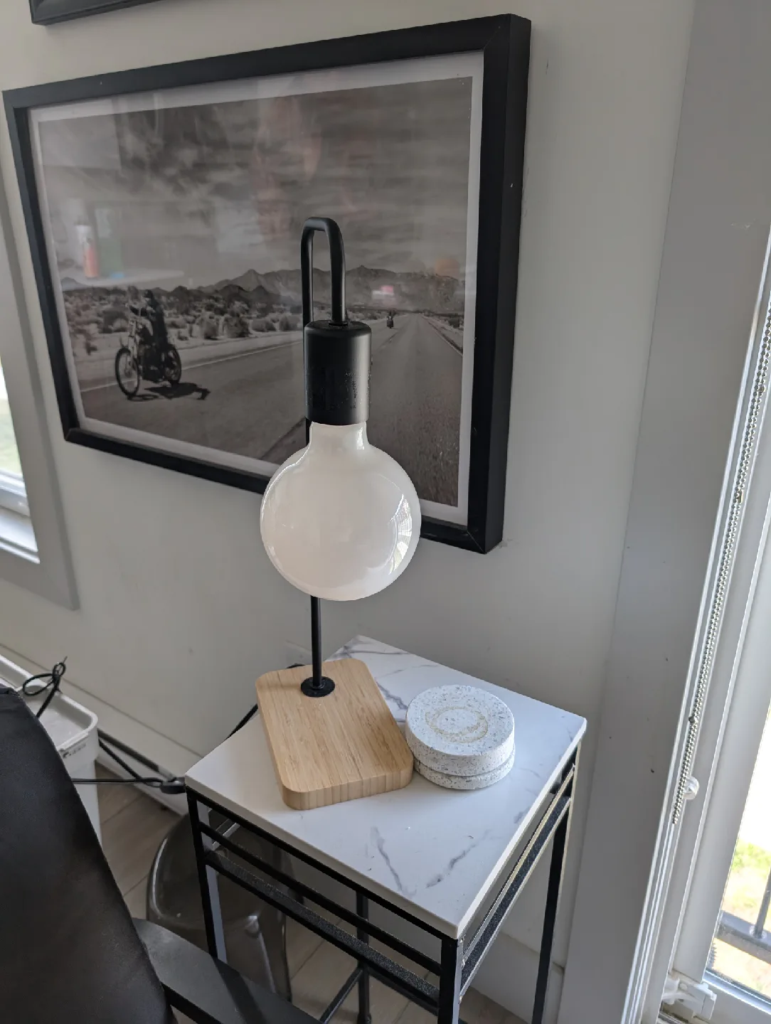 Modern Globe Table Lamp image indicator(3)