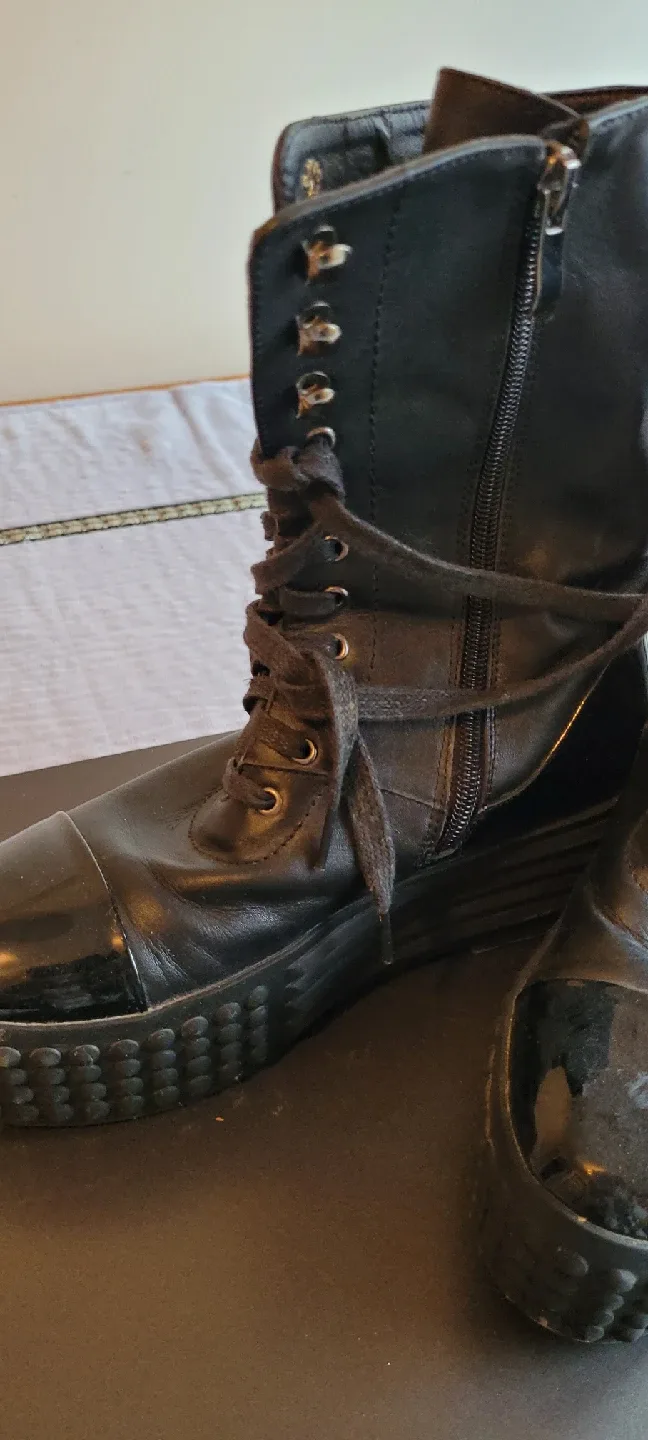 Black Lace-Up Platform Boots image indicator(2)