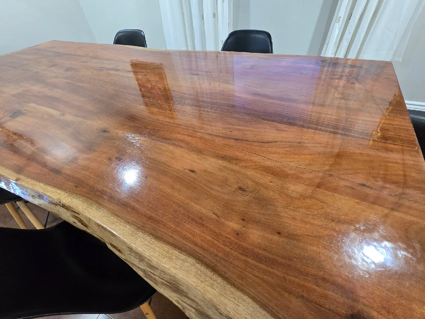 Live Edge Wood Dining Table with 6 Chairs image indicator(4)