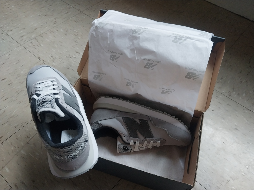 NIB New Balance 237 Women's Size 9 Gray