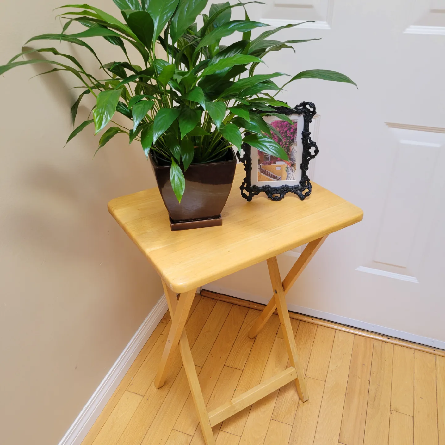 Set Of 4 Solid Wood Foldable TV Dinner Tray Table W/StorageStand image indicator(8)