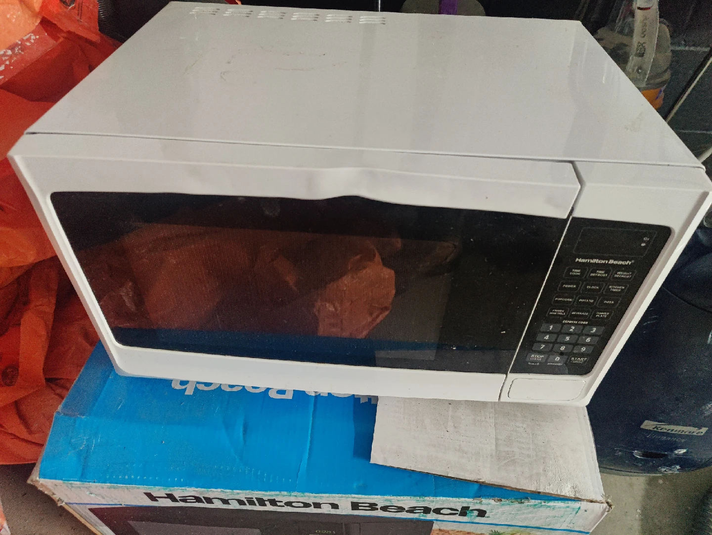 Hamilton Beach Microwave Oven - photo 2