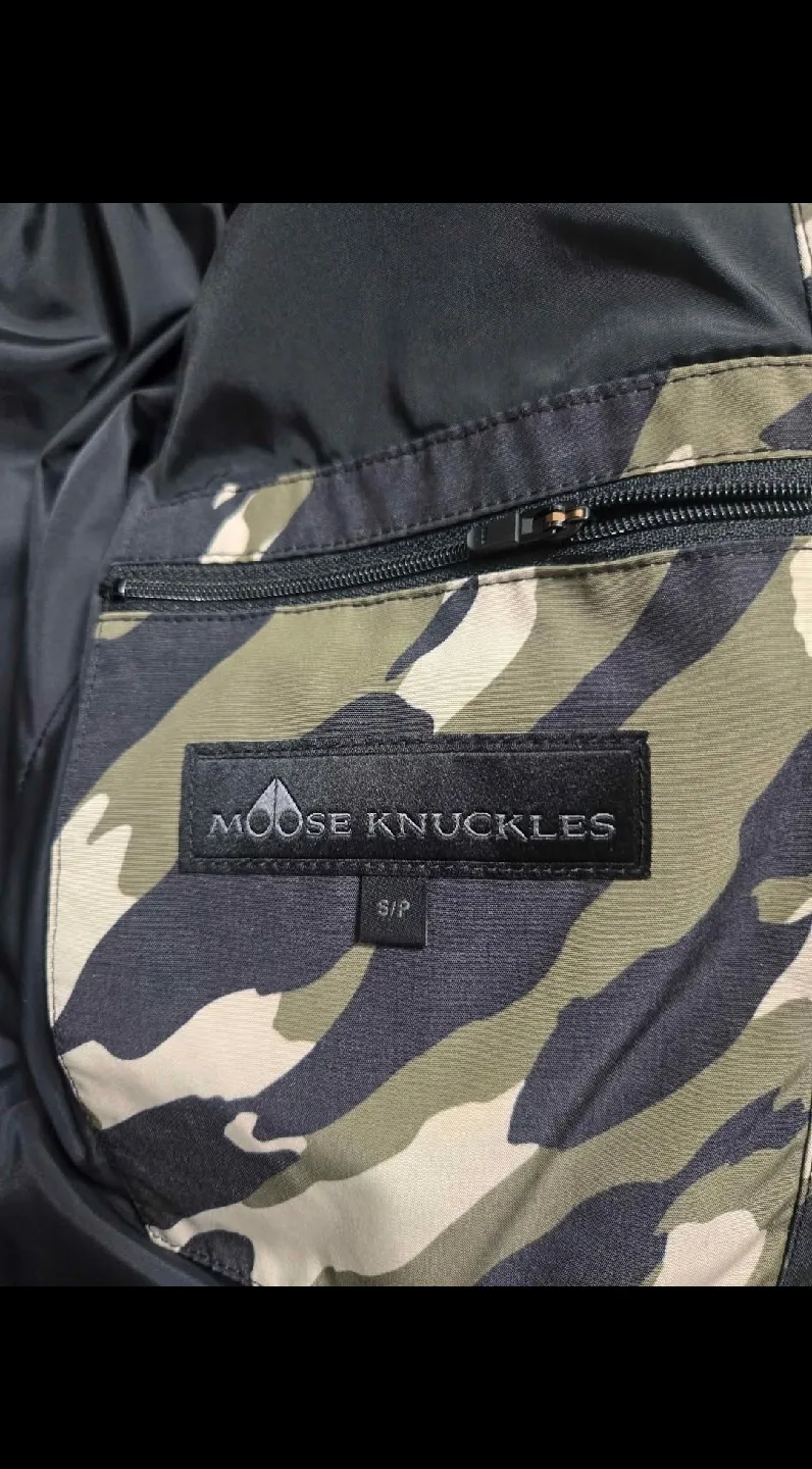 Moose Knuckles Camo Puffer Jacket - Size S image indicator(4)