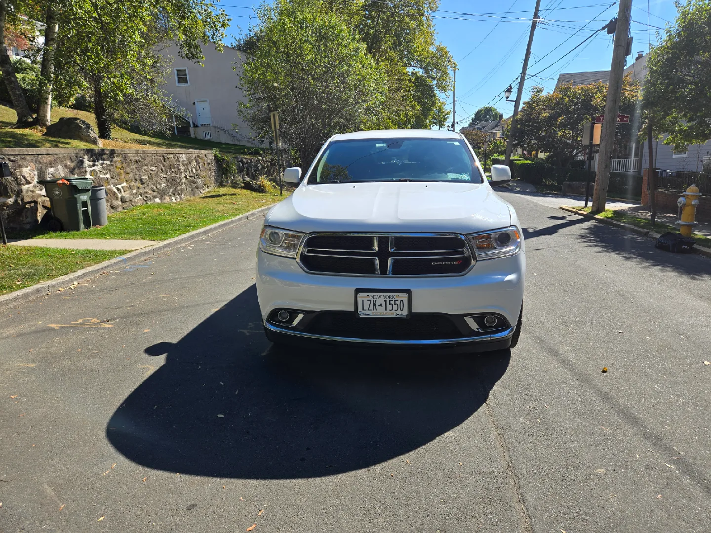 White Dodge Durango SUV image indicator(3)