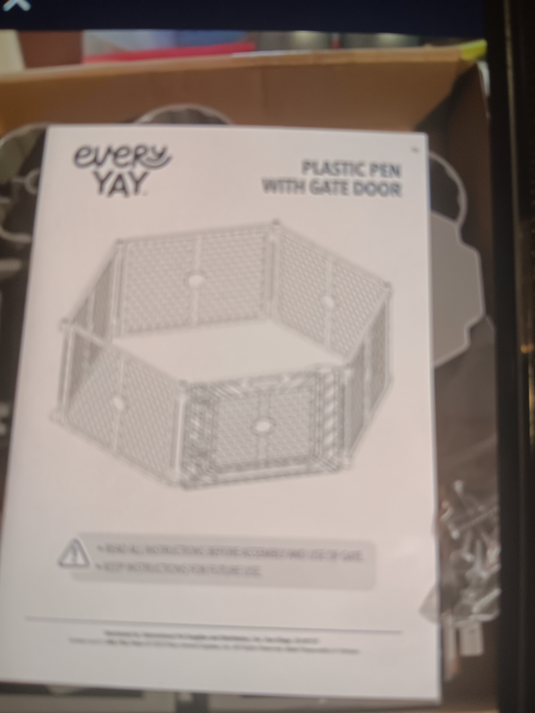 EveryYay Plastic Pen with Gate Door