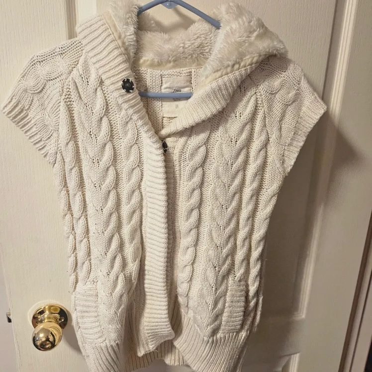 Zara - Knit Cream Sweater Vest thumbnail