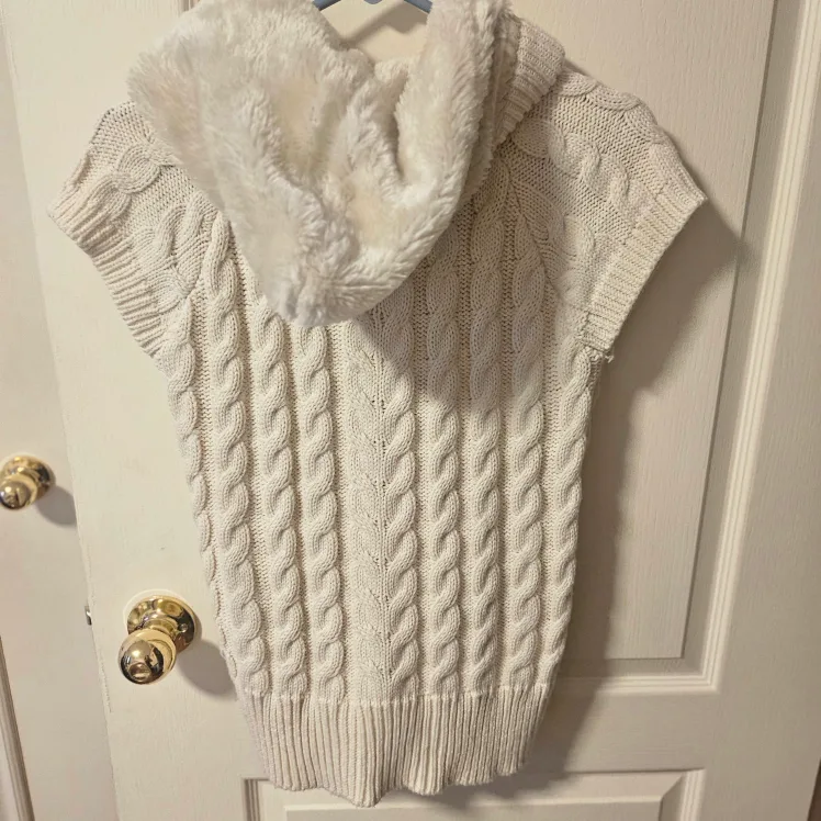 Zara - Knit Cream Sweater Vest image indicator(2)