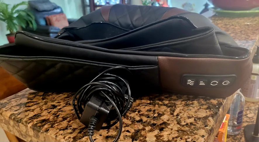 WOQQW Neck and Shoulder Massager - Like New image indicator(3)