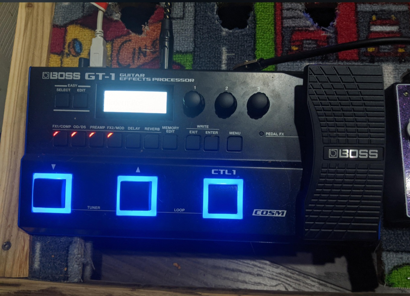 Boss GT-1 Guitar Effects Processor - photo 2