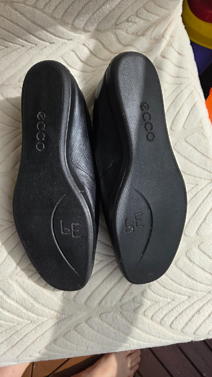 Ecco Women's Black Leather Flats Size 8-8.5 US image indicator(3)