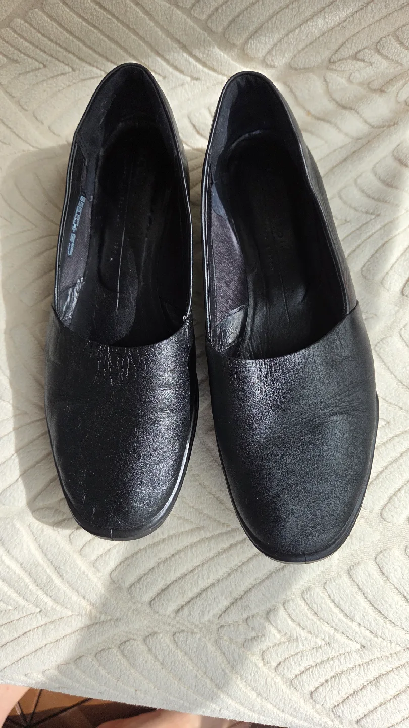 Ecco Women's Black Leather Flats Size 8-8.5 US image indicator(4)