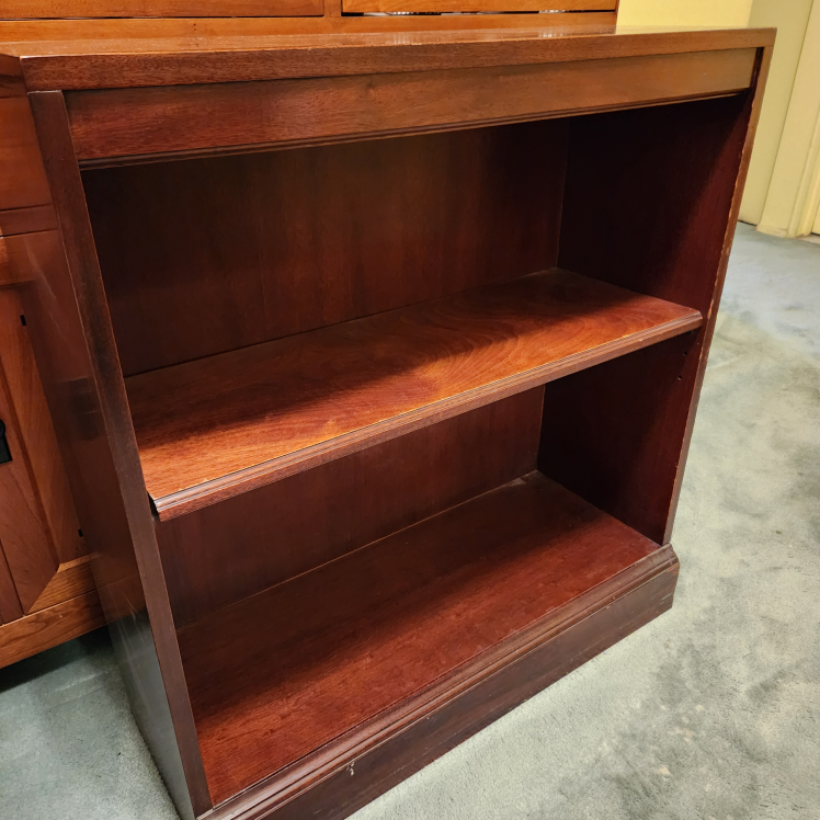 Lovely Wooden Bookshelf - photo 3