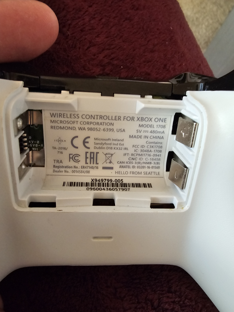Xbox One Wireless Controller - Model 1708 - photo 2
