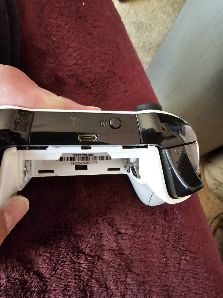 Xbox One Wireless Controller - Model 1708 - photo 4