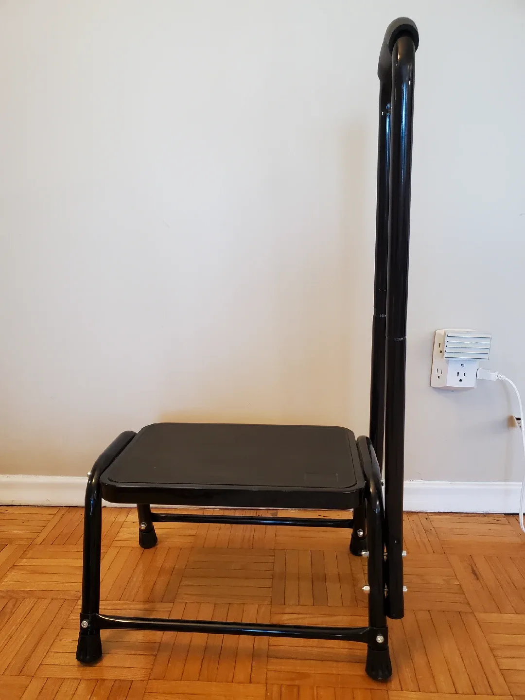 Black Step Stool with Handle image indicator(3)