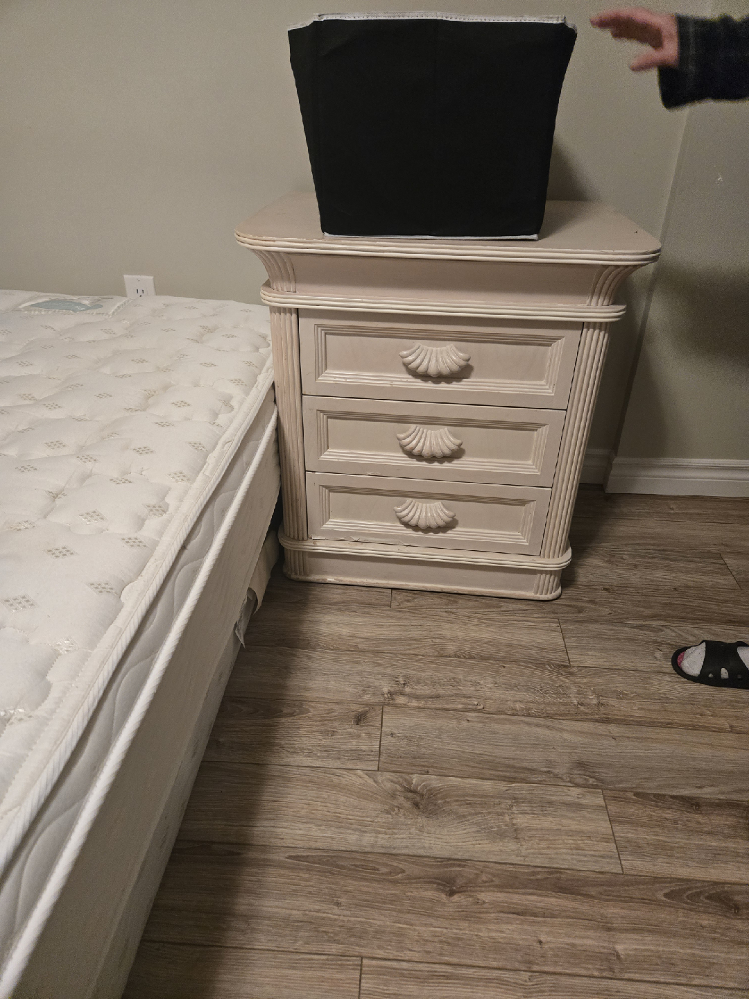 Vintage Style Dresser - photo 2