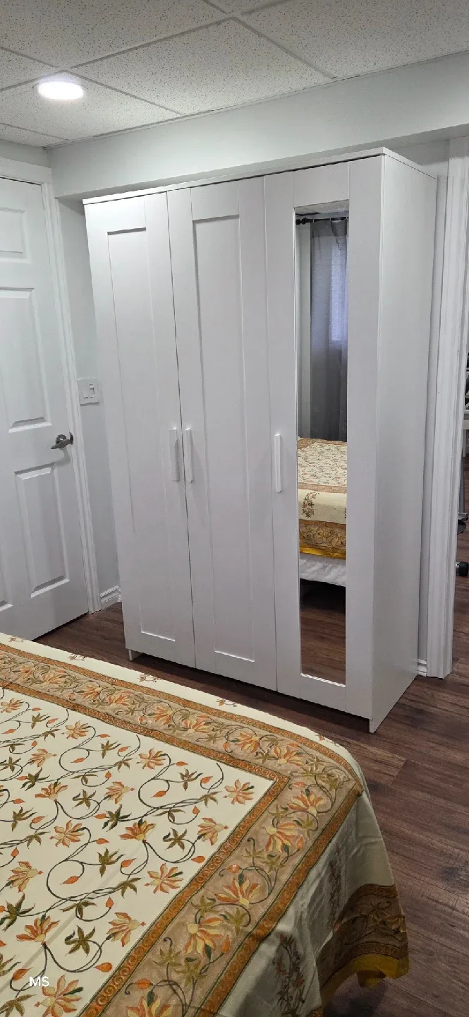 Furnished basement for rent image indicator(2)